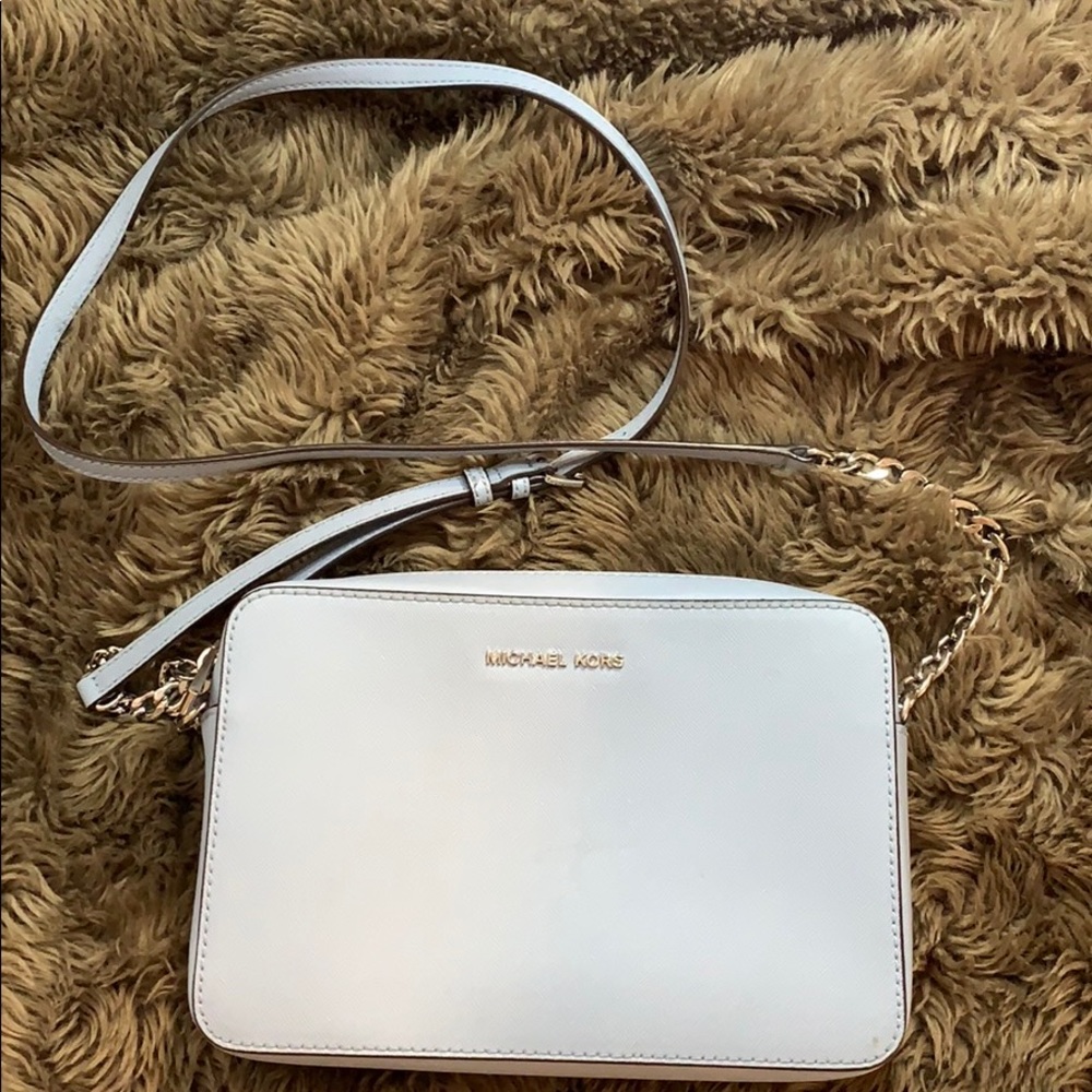 Cross body Michael Kors purse
